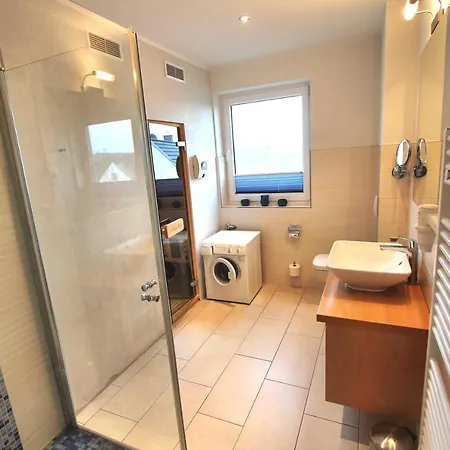 Haus Bellevue _ Og_fewo * Гёрен-Леббин